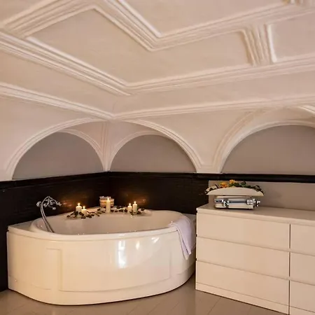 Elegant Two-level With In-room Tub Apartamento Génova