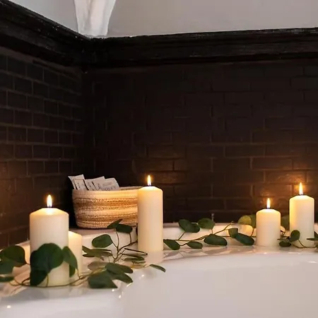 Lägenhet Elegant Two-level With In-room Tub