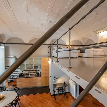 Appartement Elegant Two-level With In-room Tub