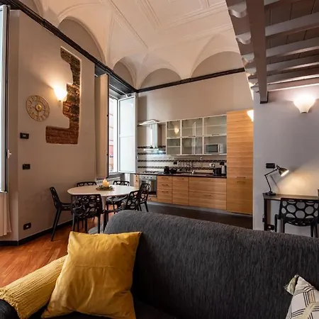 Elegant Two-level With In-room Tub Lägenhet Genua