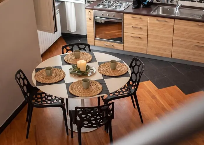 Elegant Two-level With In-room Tub * ג'נובה