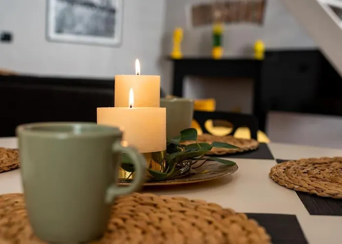 Elegant Two-level With In-room Tub דירה ג'נובה