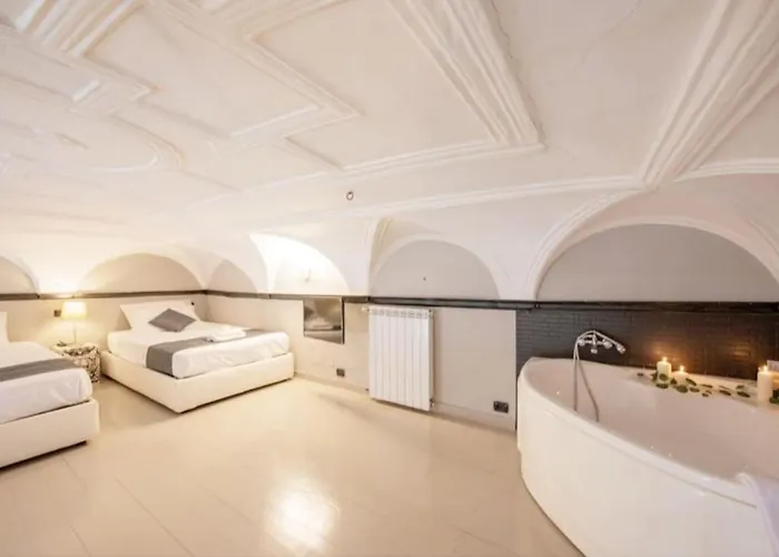 דירה Elegant Two-level With In-room Tub