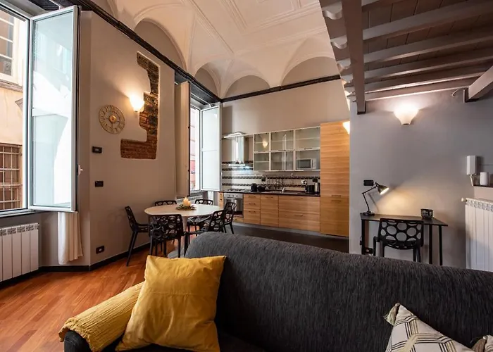 Elegant Two-level With In-room Tub דירה ג'נובה