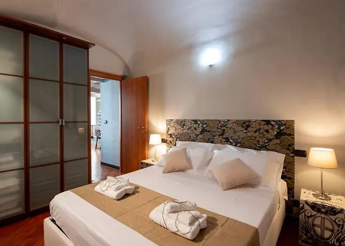 Apartman Elegant Two-level With In-room Tub