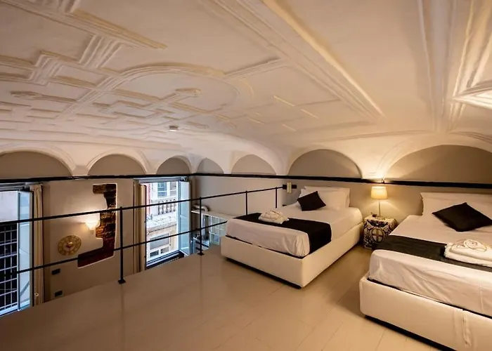 Elegant Two-level With In-room Tub Apartman Genova